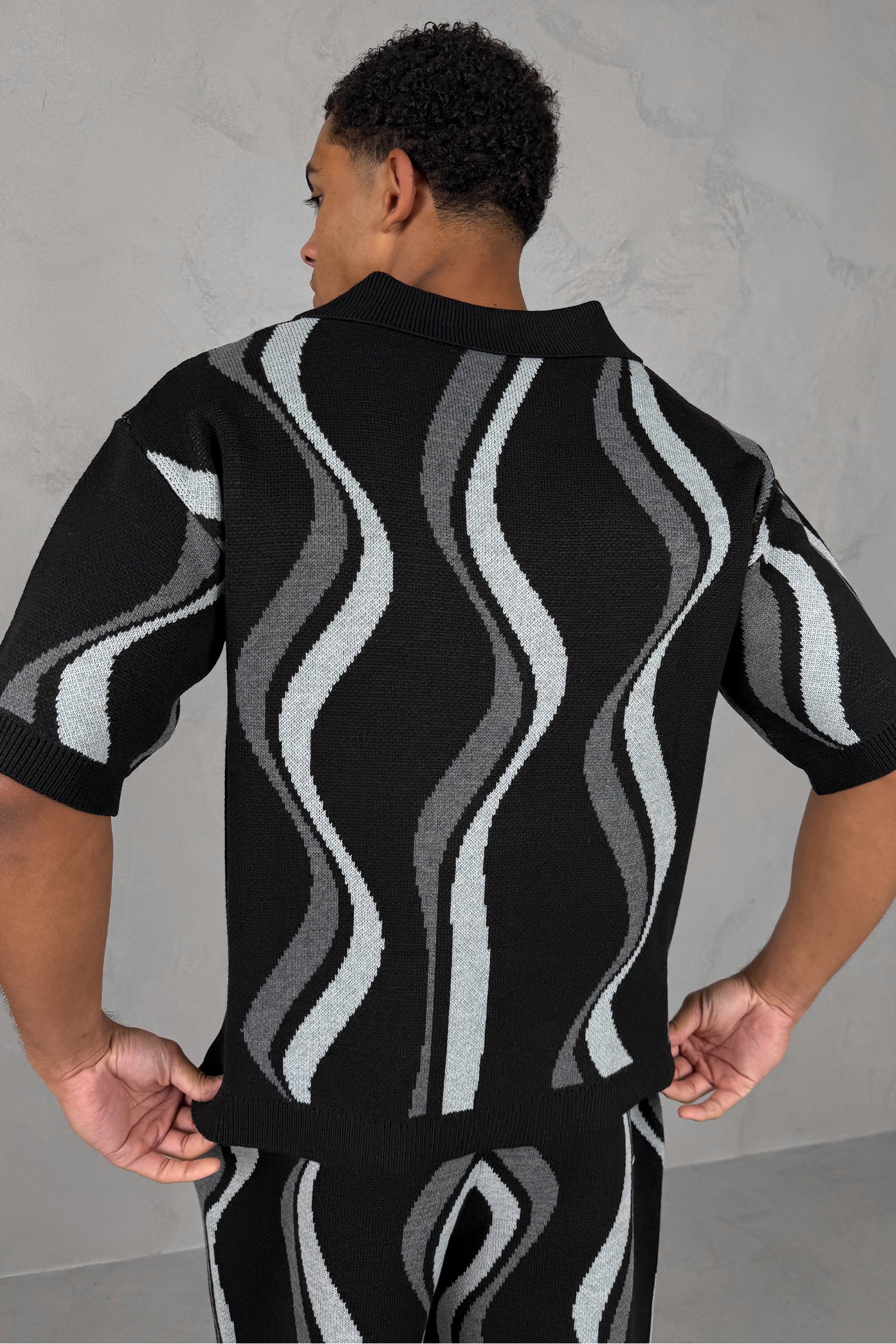 Boxy Flow Knitted Shirt - Black - Image 12