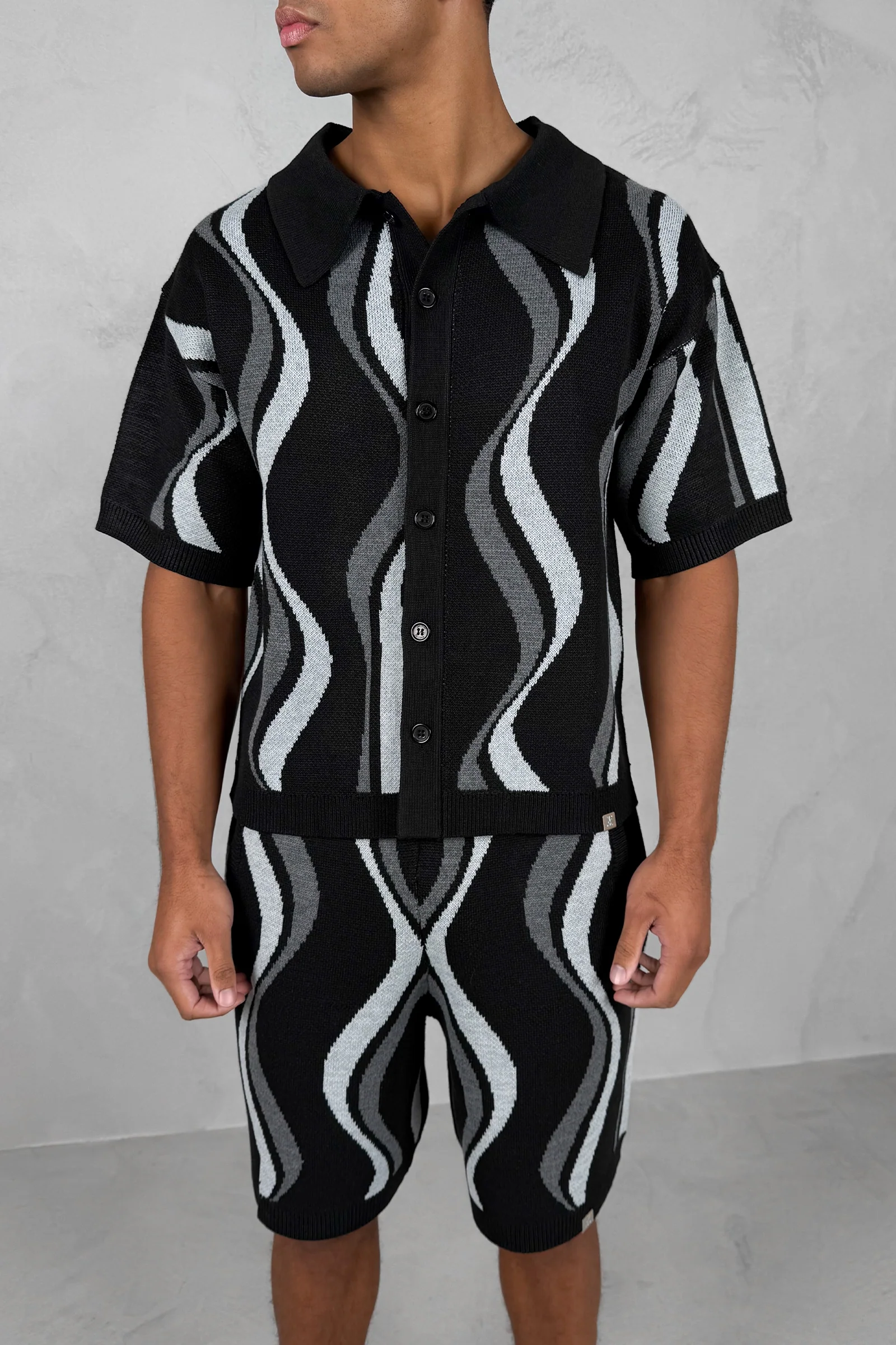 Boxy Flow Knitted Shirt - Black - Image 4