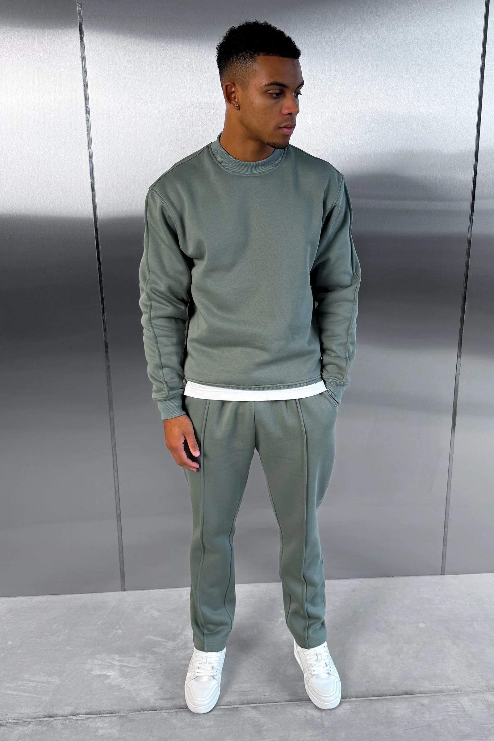 Relaxed Pintuck Joggers - Khaki - Image 6