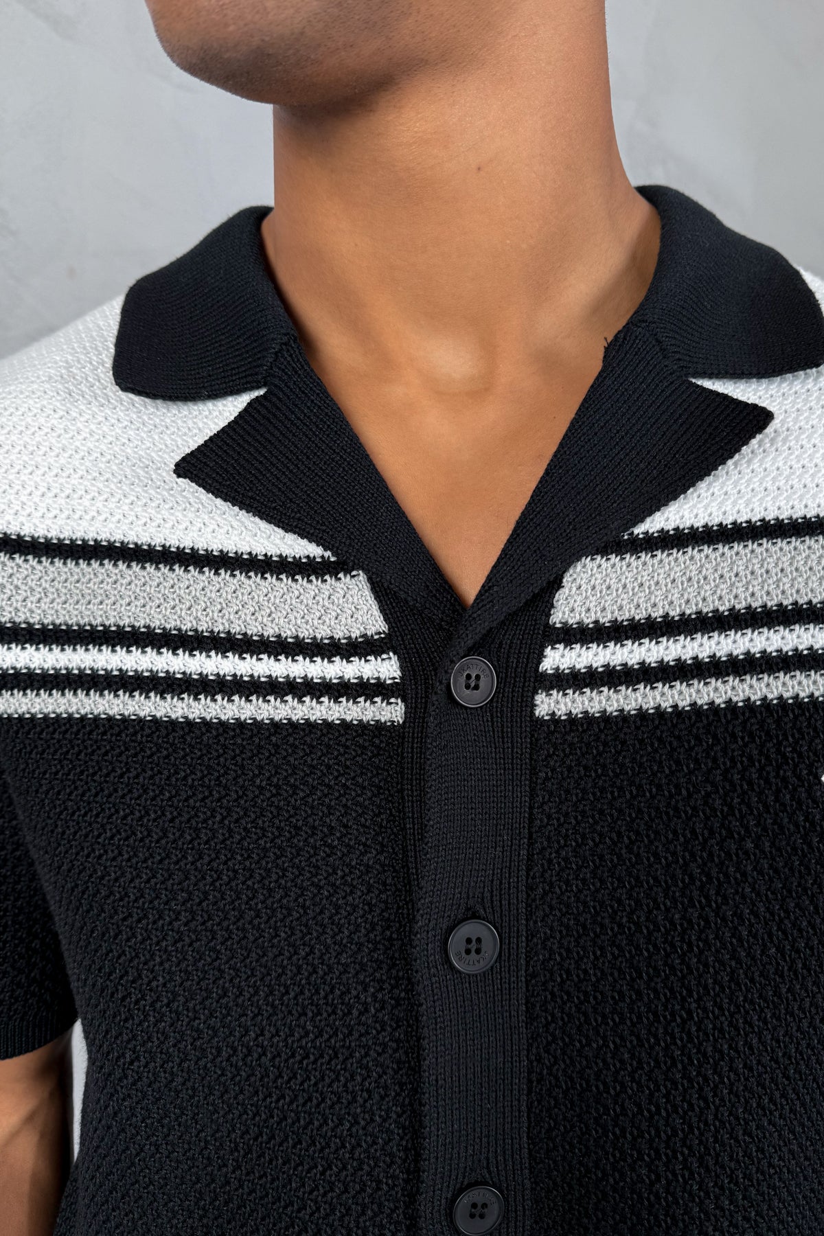Colour Block Boxy Knit Shirt - Black/White - Image 5
