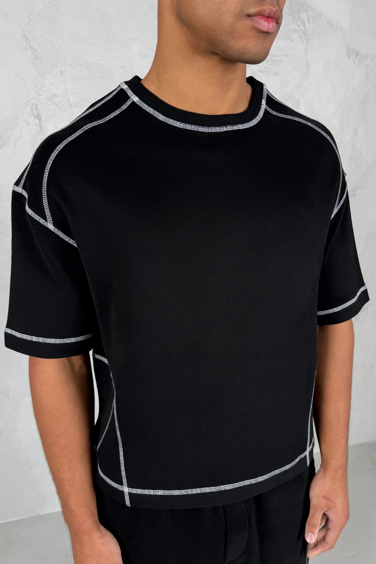 Contrast Stitch Baggy Shorts - Black - Image 4