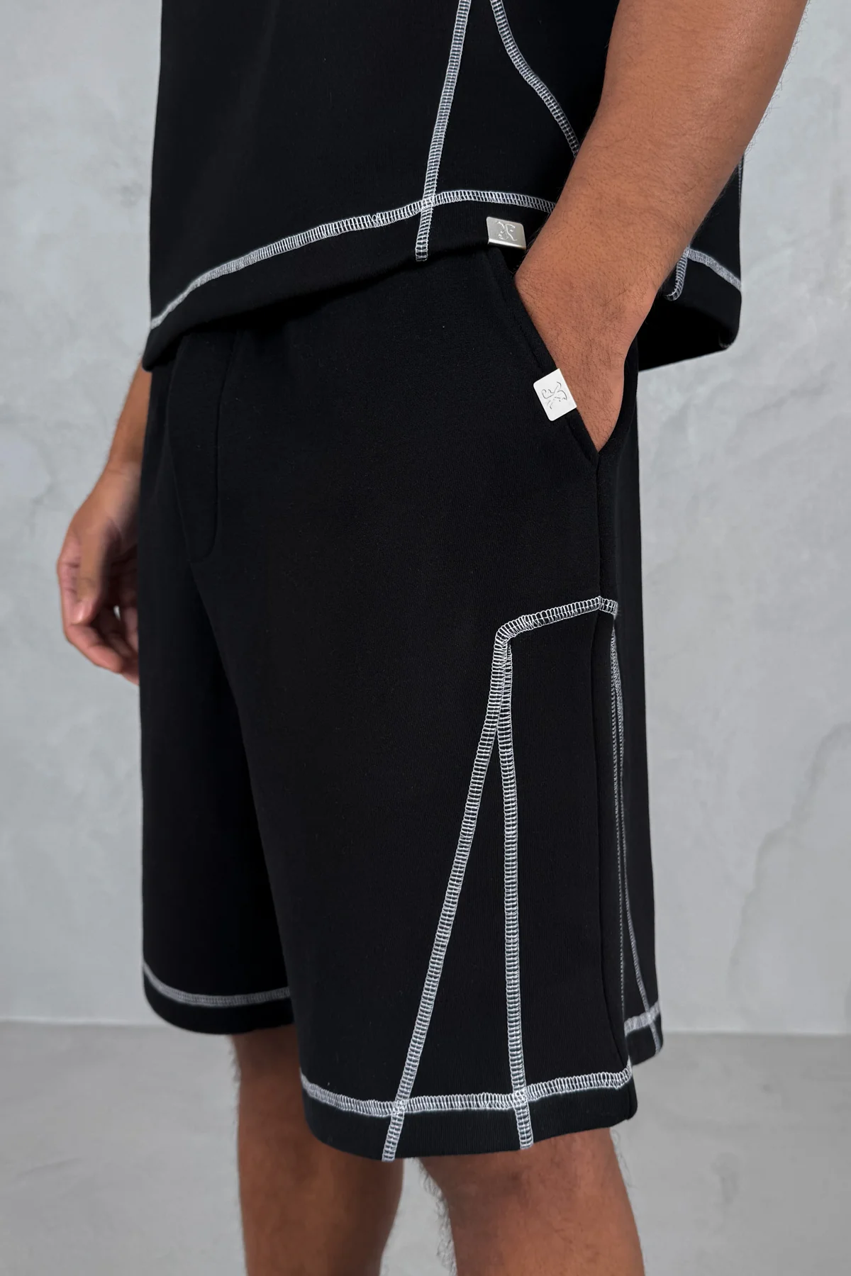 Contrast Stitch Baggy Shorts - Black - Image 5