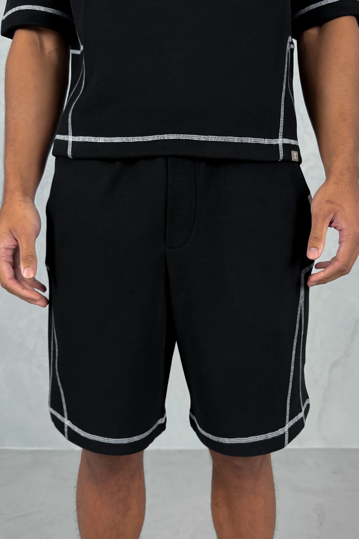 Contrast Stitch Baggy Shorts - Black - Image 8