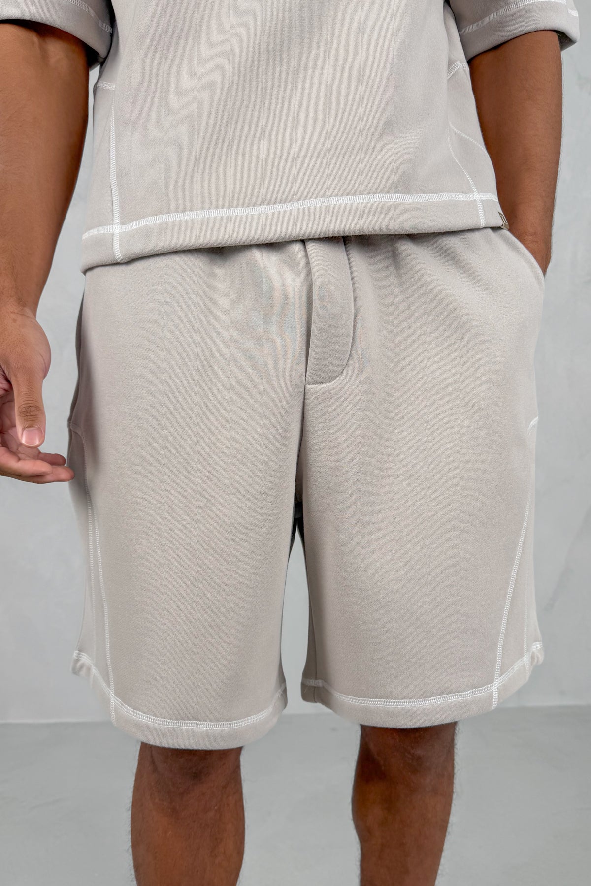 Contrast Stitch Baggy Shorts - Grey - Image 7