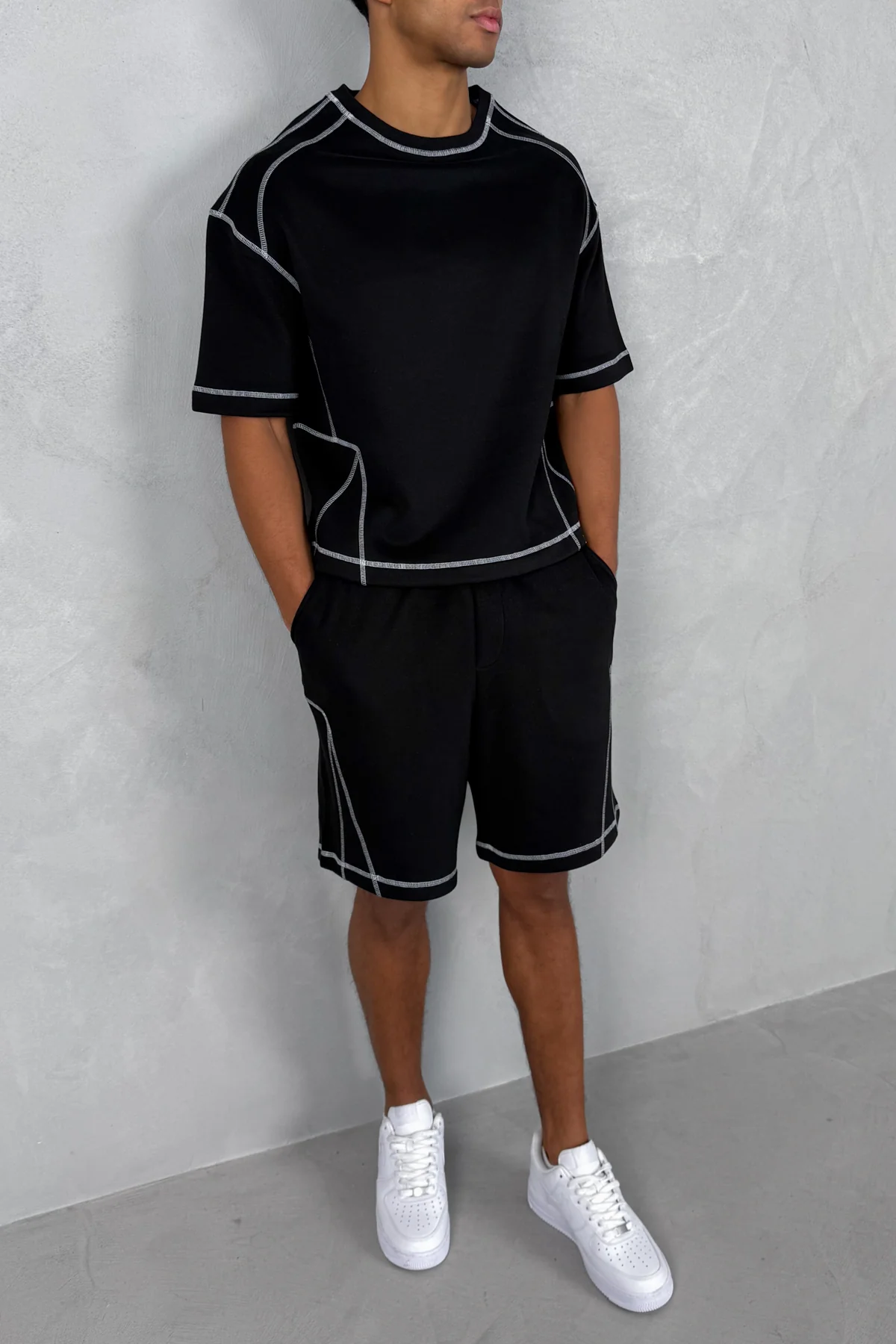 Contrast Stitch Boxy T-Shirt - Black - Image 10