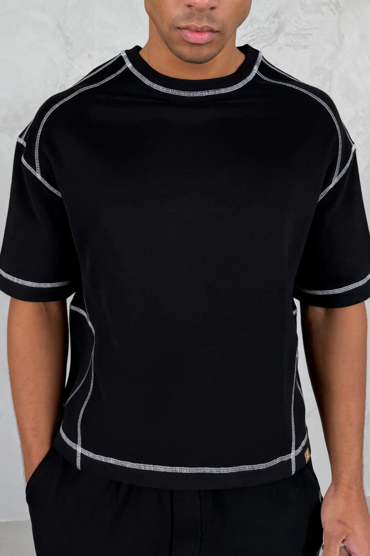 Contrast Stitch Boxy T-Shirt - Black - Image 5