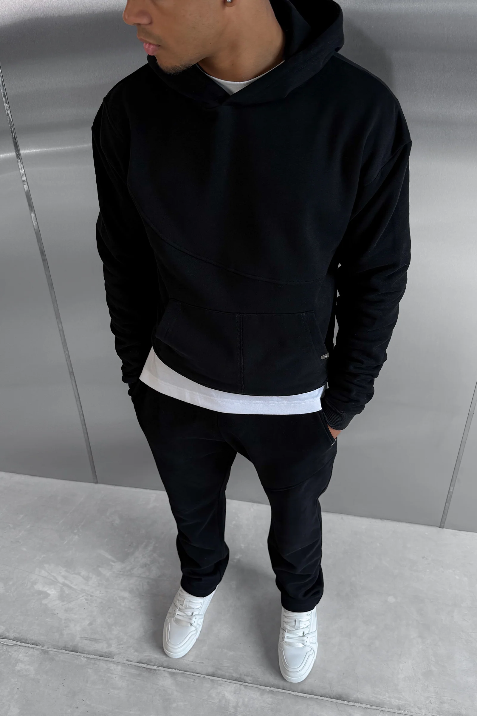Curve Seam Straight Leg Jogger - Black - Image 3