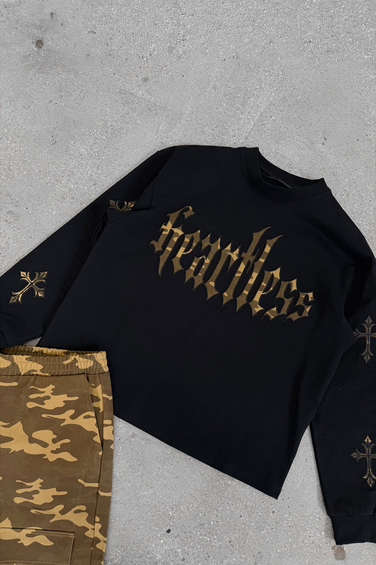 Heartless Boxy Long Sleeve Camo T-Shirt - Black - Image 7