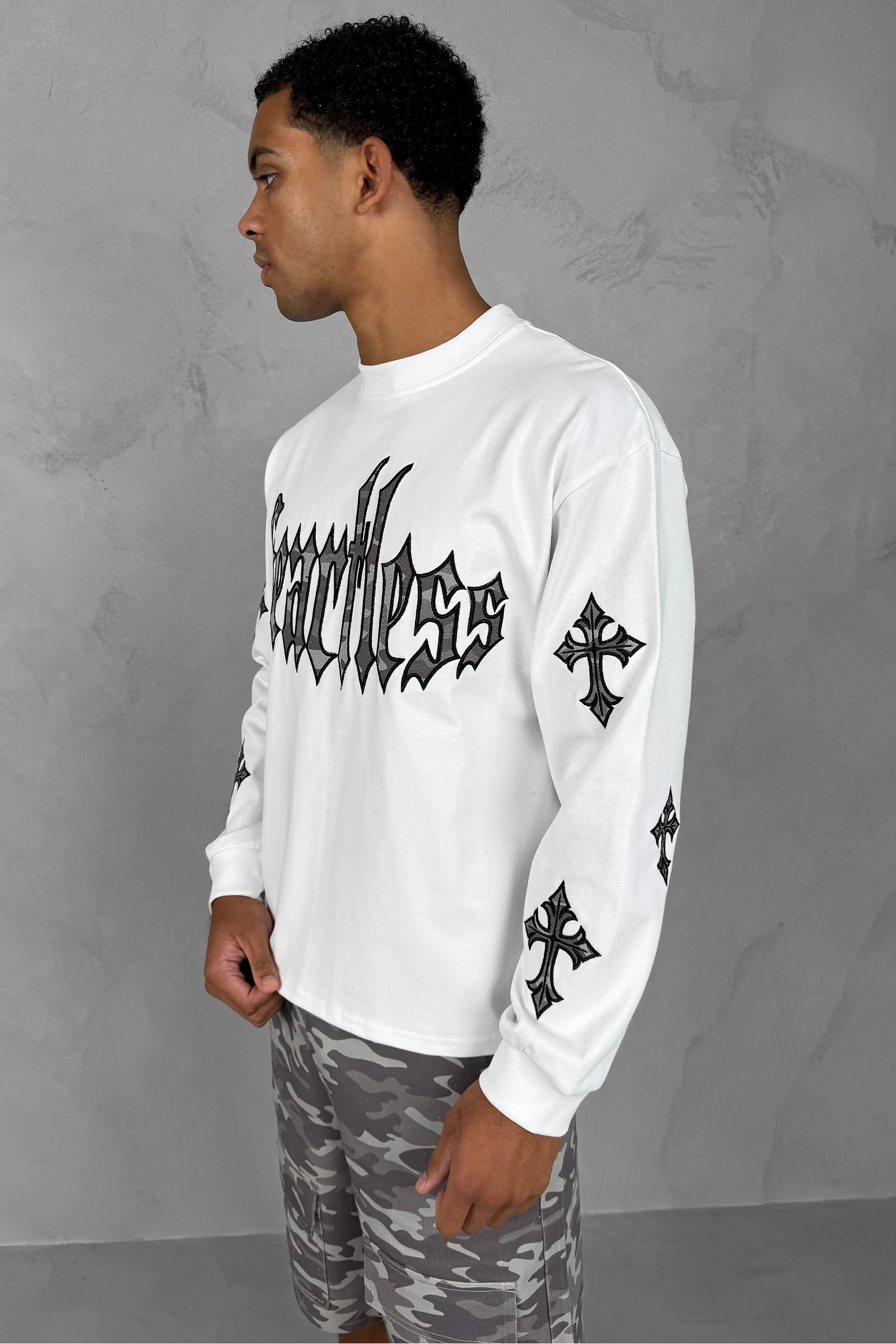 Heartless Boxy Long Sleeve Camo T-Shirt - White - Image 12