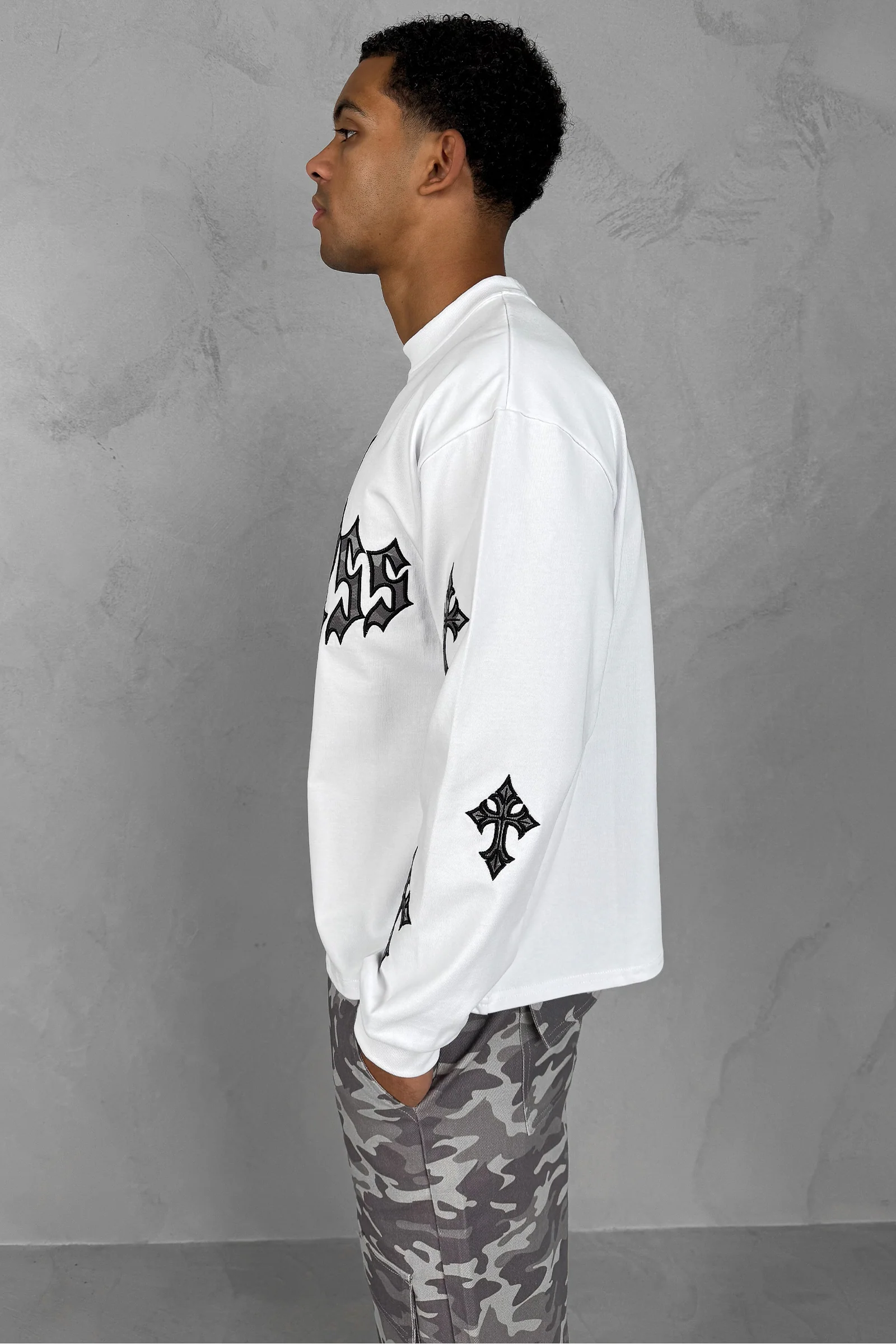Heartless Boxy Long Sleeve Camo T-Shirt - White - Image 9