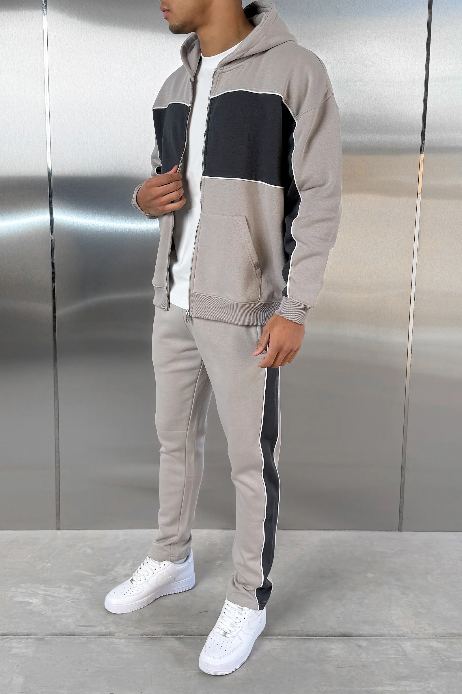 Panelled Straight Leg Jogger - Grey - Image 3