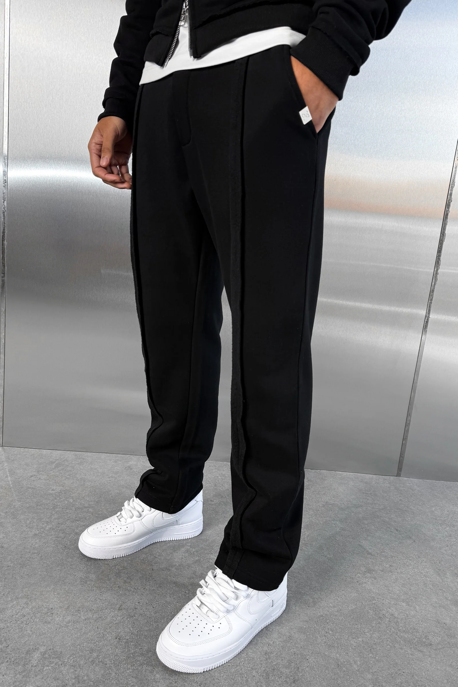 Raw-Seam Straight Leg Jogger - Black