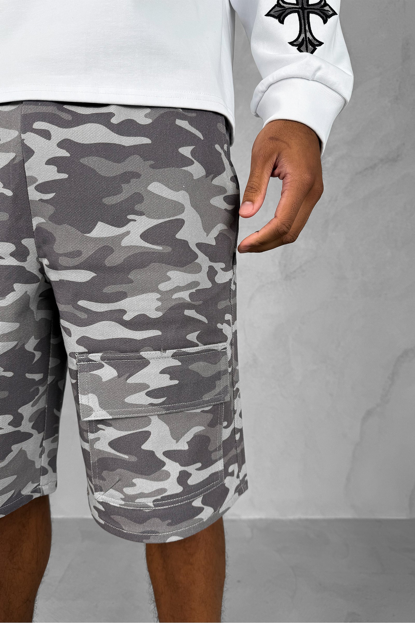 Relaxed Denim Camo Cargo Shorts - Grey Camo - Image 9