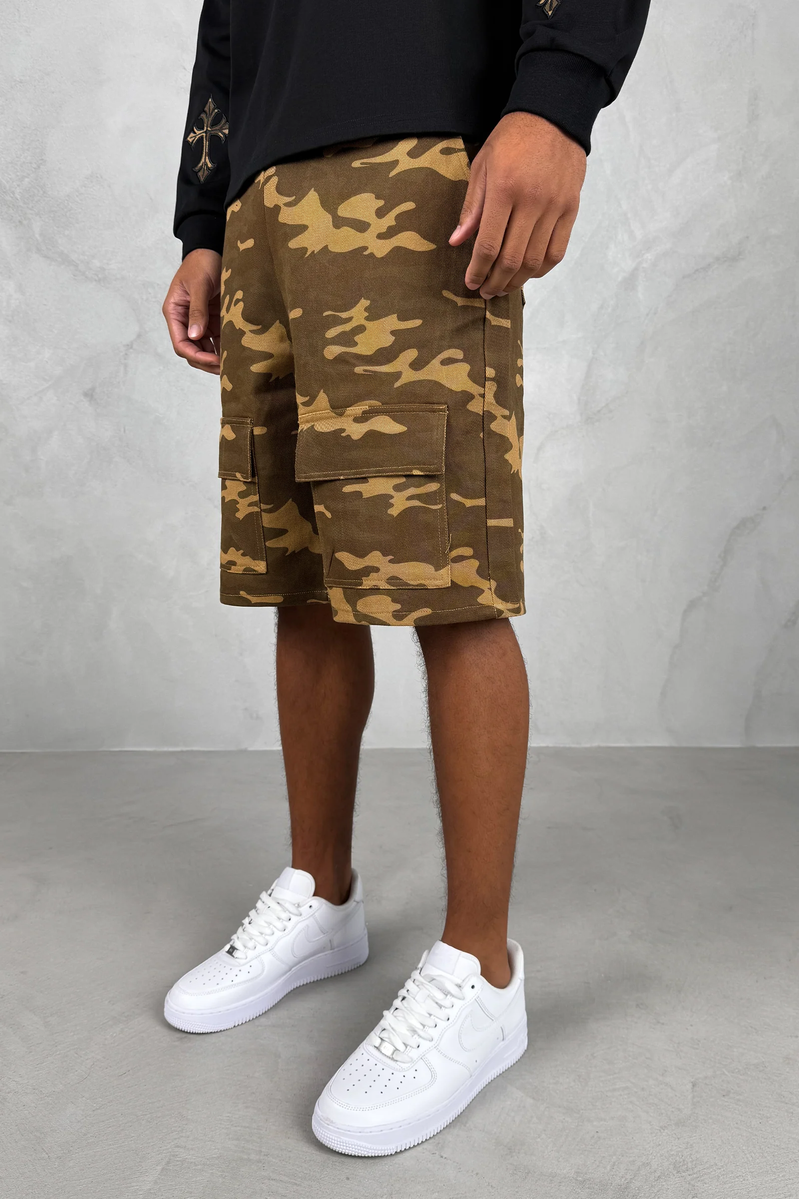 Relaxed Camo Cargo Shorts - Sand Camo - Image 10