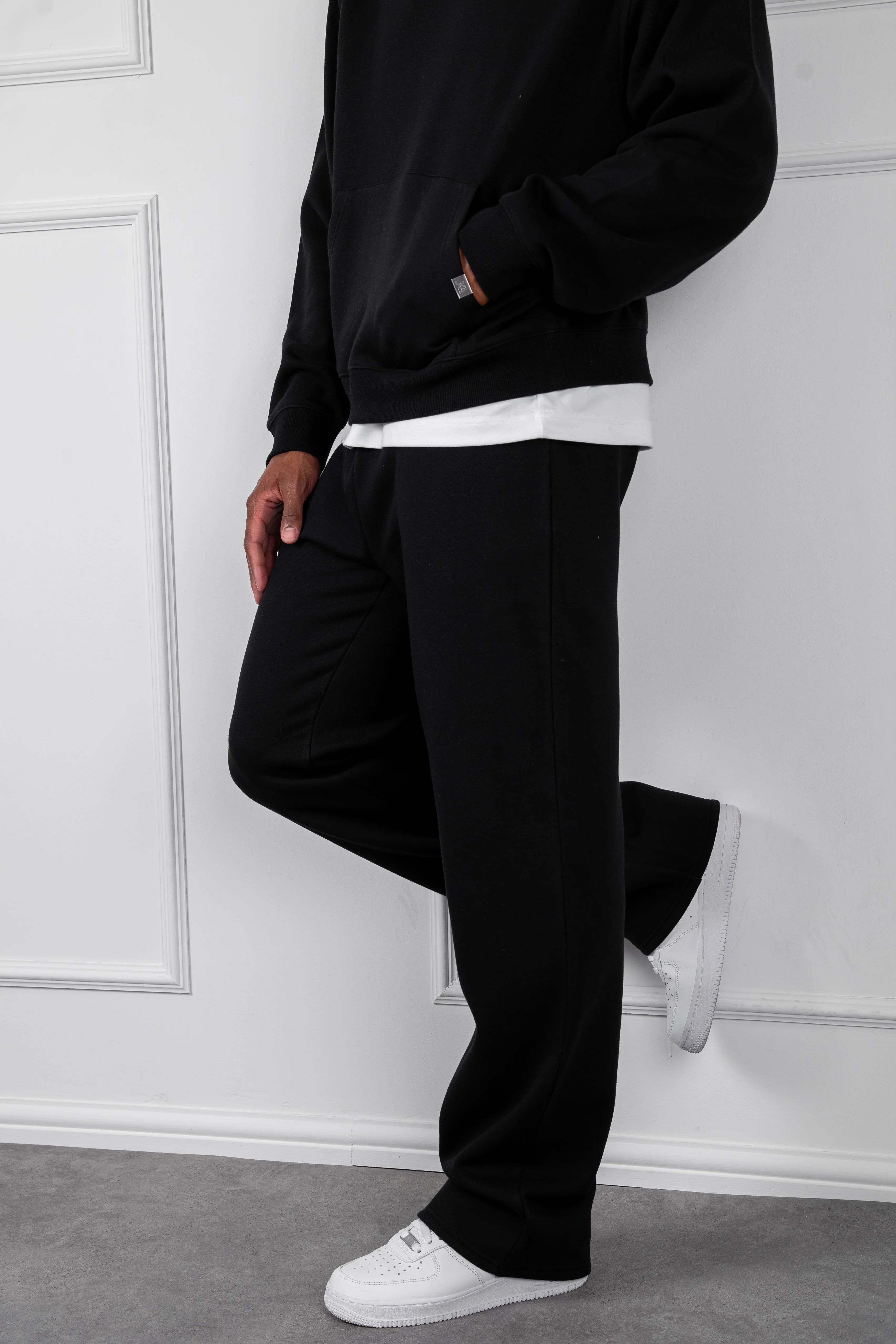 Relaxed Fit Jogger - Black - Image 3